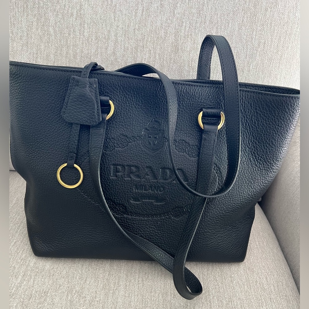 Prada Embossed Logo Tote purse Vitello Phenix Medium Black